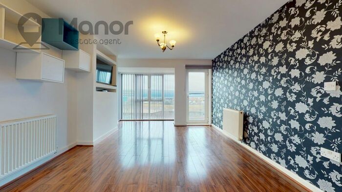 2 Bedroom Flat To Rent In Bridgland Road, Purfleet, RM19