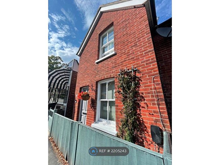 2 Bedroom End Of Terrace House To Rent In Wey Hill, Haslemere, GU27
