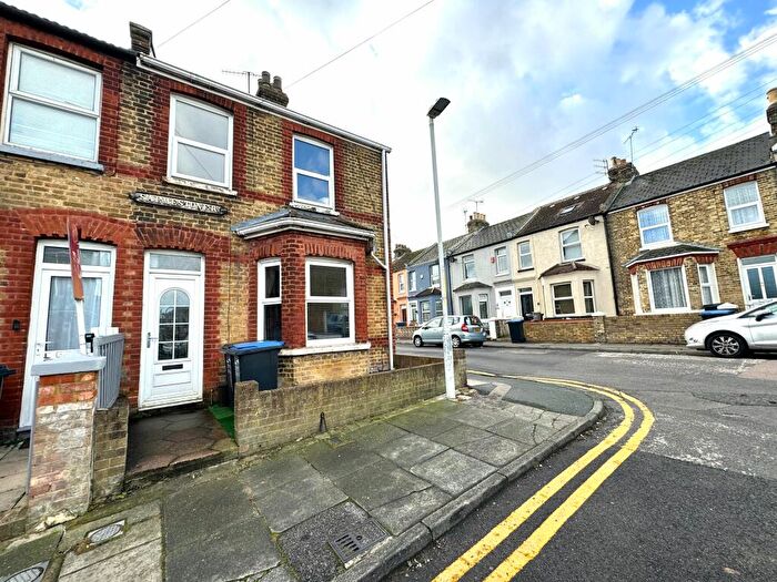 3 Bedroom End Of Terrace House To Rent In Salmestone Road, Margate, CT9
