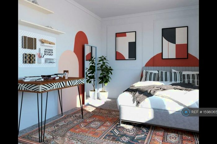 4 Bedroom Semi-Detached House To Rent In The Oval, Bath, BA2