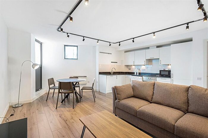 2 Bedroom Flat To Rent In Murray Grove, London, N1