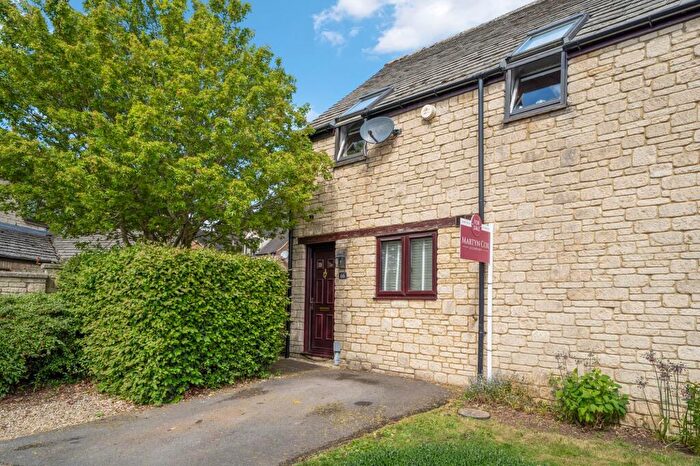 3 Bedroom Detached House For Sale In Idbury Close, Witney, OX28