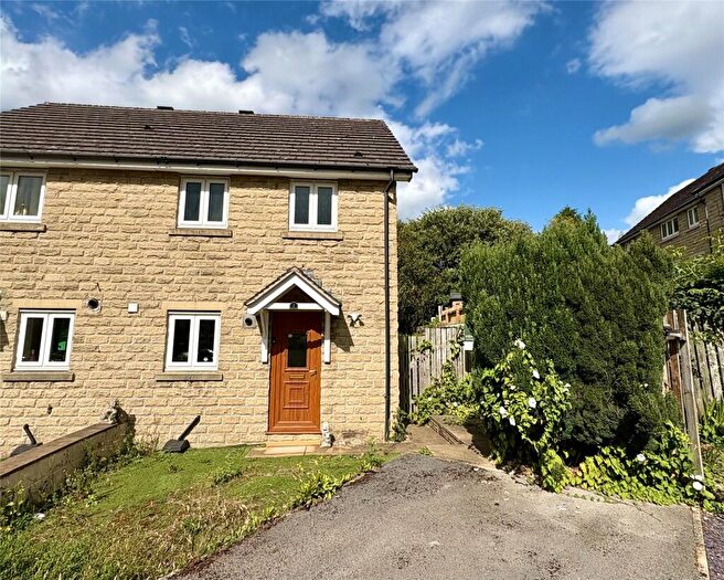 3 Bedroom End Of Terrace House For Sale In Waingate Park, Linthwaite, Huddersfield, West Yorkshire, HD7