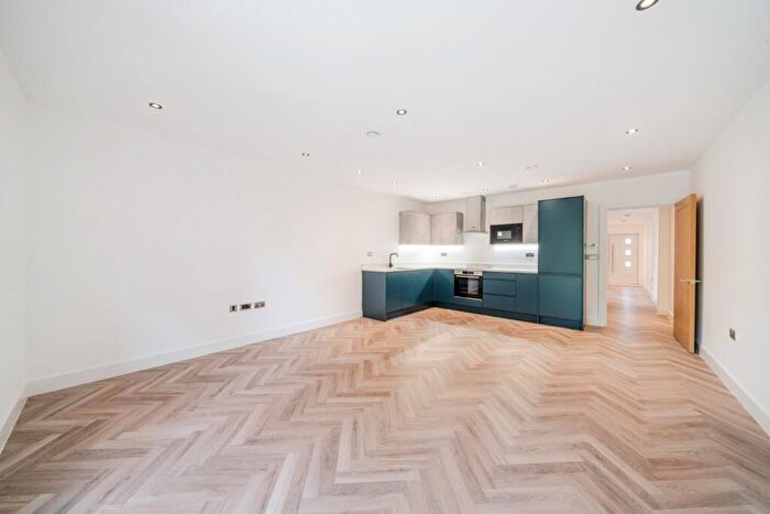 2 Bedroom Flat For Sale In Dagmar Road, Stroud Green, N4