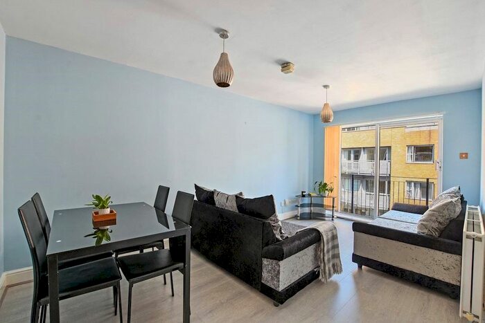 2 Bedroom Flat To Rent In Margery Street, Clerkenwell, London, WC1X