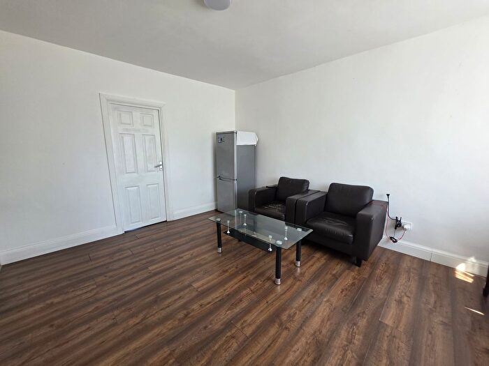3 Bedroom Terraced House To Rent In Woodstock Gardens, Hayes, UB4