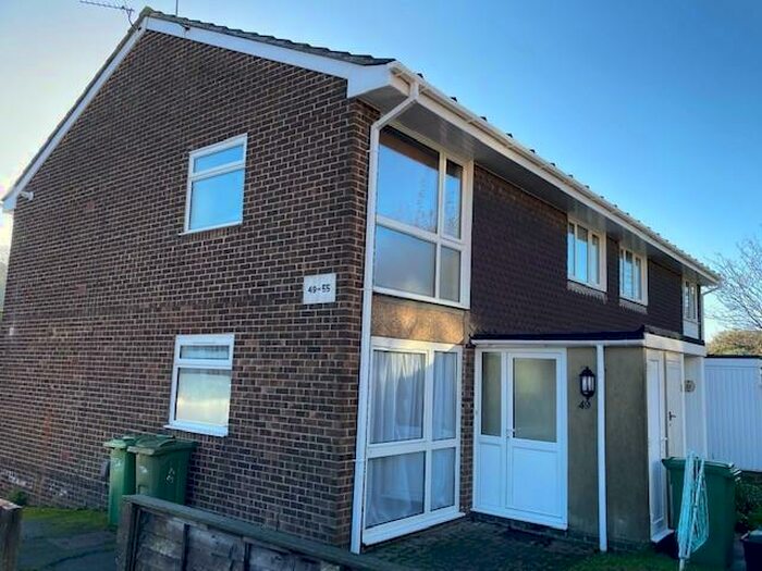 2 Bedroom Flat To Rent In Chalcroft Road, Folkestone, CT20