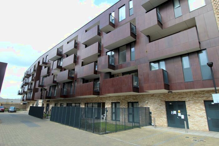 2 Bedroom Flat To Rent In Alpine Road, London, NW9