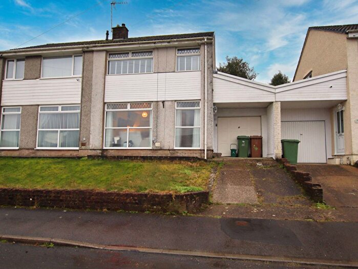 3 Bedroom Semi Detached House For Sale In St. Annes Gardens, Maesycwmmer, CF82
