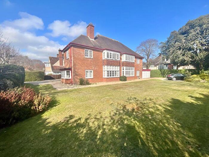 2 Bedroom Flat For Sale In Beechwood Avenue, Boscombe Manor, BH5