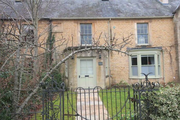 2 Bedroom Terraced House To Rent In High Street, Bourton-on-the-Water, GL54