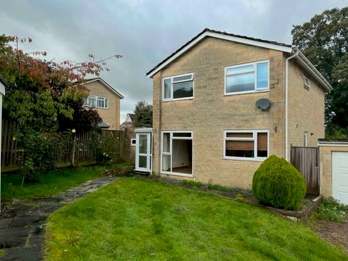 3 Bedroom Detached House To Rent In Castle Gardens, Bath, BA2