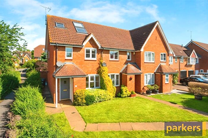 3 Bedroom End Of Terrace House For Sale In Farmers End, Charvil, Reading, Berkshire, RG10