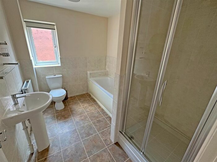 4 Bedroom Detached House For Sale In Valley Gardens Kingsway, Quedgeley, Gloucester, GL2