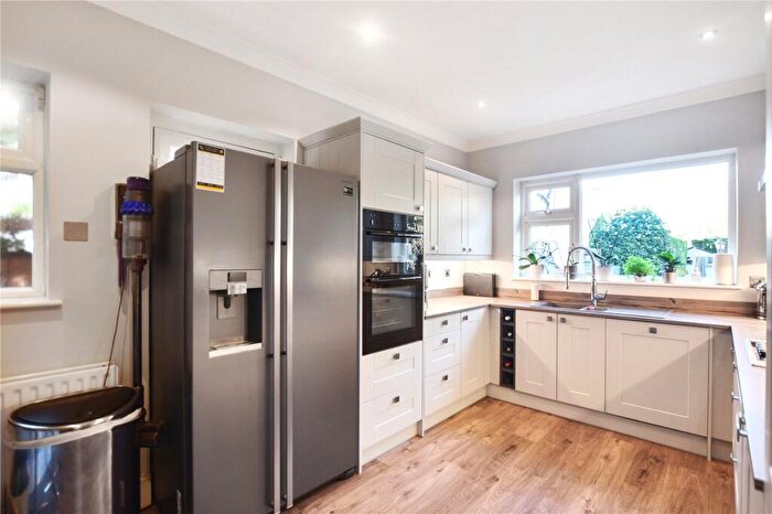 3 Bedroom Bungalow For Sale In Baldwyns Park, Bexley, Kent, DA5
