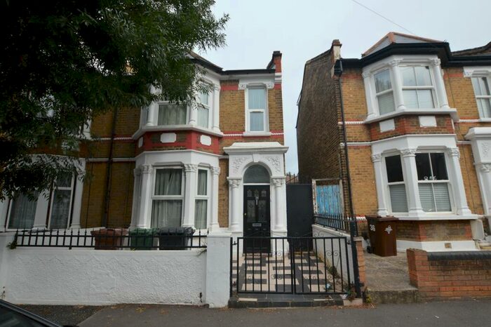 4 Bedroom Terraced House To Rent In Cedars Avenue, E17