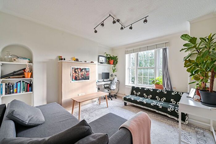 1 Bedroom Flat For Sale In County Street, Elephant And Castle, London, SE1