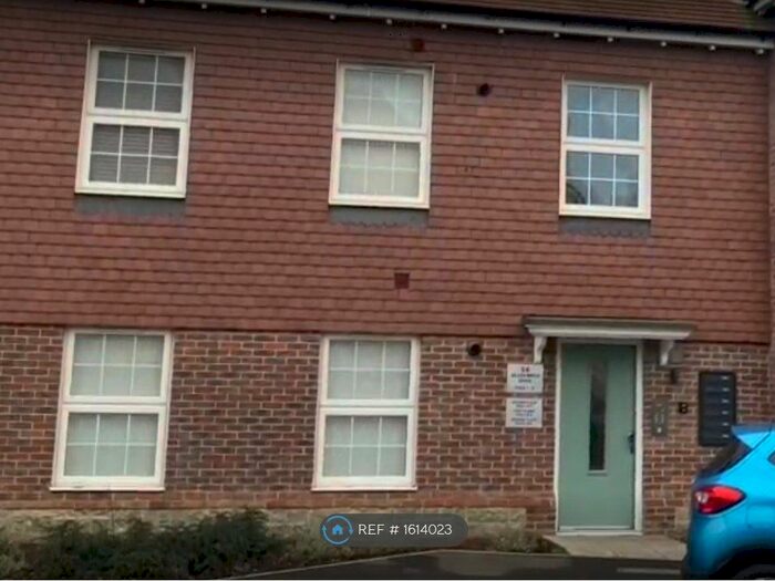 1 Bedroom Flat To Rent In Silver Birch Road, Headcorn, Ashford, TN27