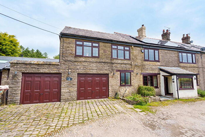 4 Bedroom End Of Terrace House For Sale In Werneth Low Road, Hyde, SK14