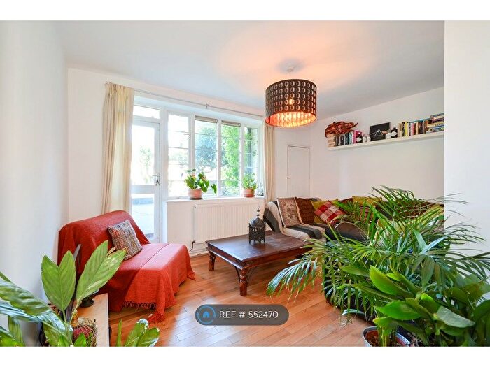 3 Bedroom Flat To Rent In Bradstock House, London, E9