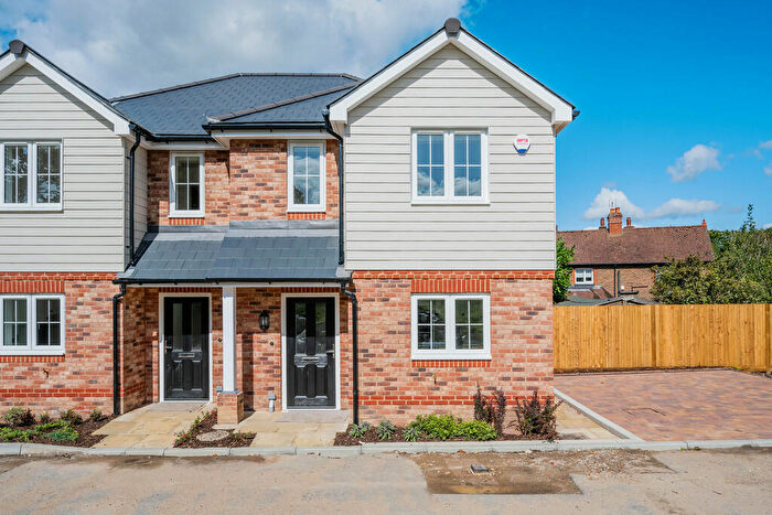 2 Bedroom Semi-Detached House To Rent In Willow Place, RH6