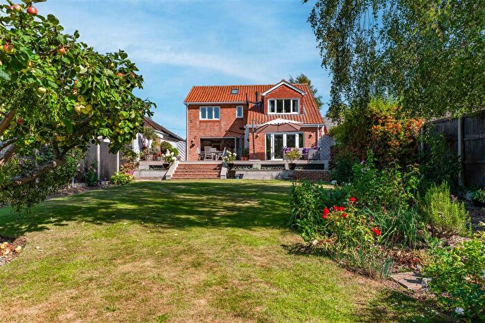 4 Bedroom Detached House For Sale In Grantham Road, Bottesford, NG13