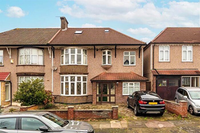 6 Bedroom House For Sale In Newquay Road, Catford, SE6