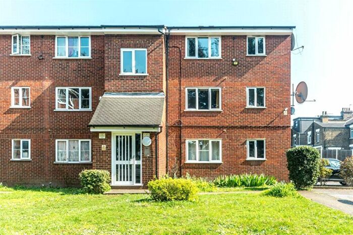 1 Bedroom Flat To Rent In Yunus Khan Close, Walthamstow, London, E17