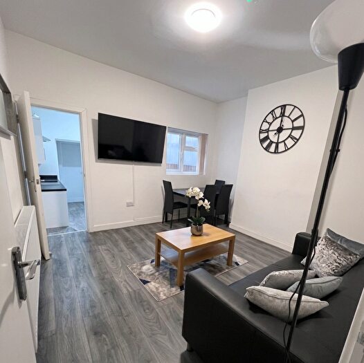 1 Bedroom House To Rent In Pershore Road, Selly Park, West Midlands, B29