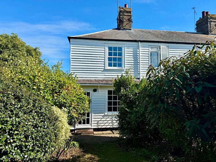 2 Bedroom Cottage For Sale In Granville Terrace, Burnham-on-Crouch, CM0