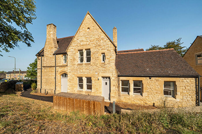 2 Bedroom House For Sale In Banbury Road, Chipping Norton, OX7
