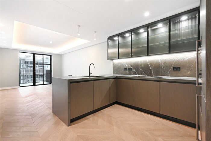 2 Bedroom Flat To Rent In Cleveland Street, London, W1T