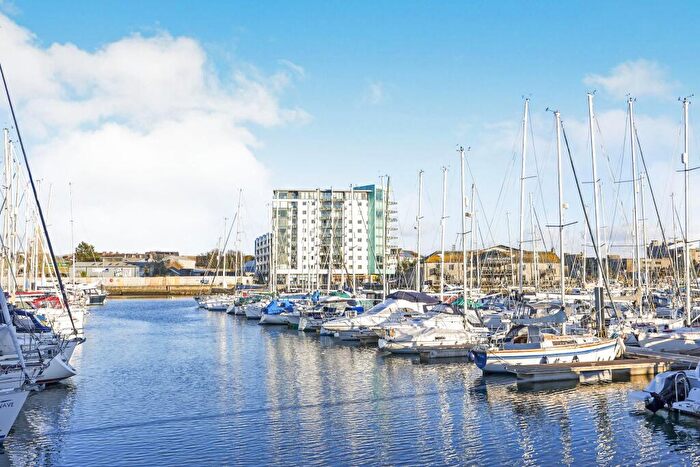 2 Bedroom Flat For Sale In Marrowbone Slip, Plymouth, Devon, PL4