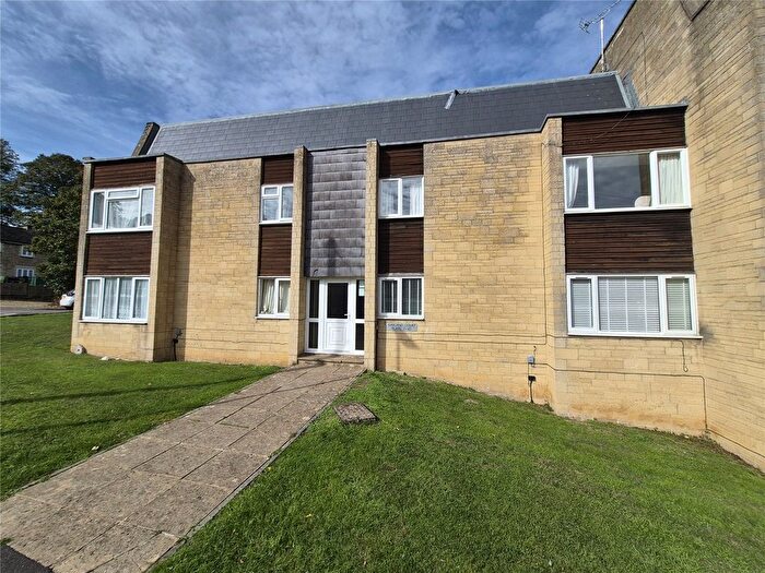 2 Bedroom Flat For Sale In Meadow Road, Cirencester, Gloucestershire, GL7