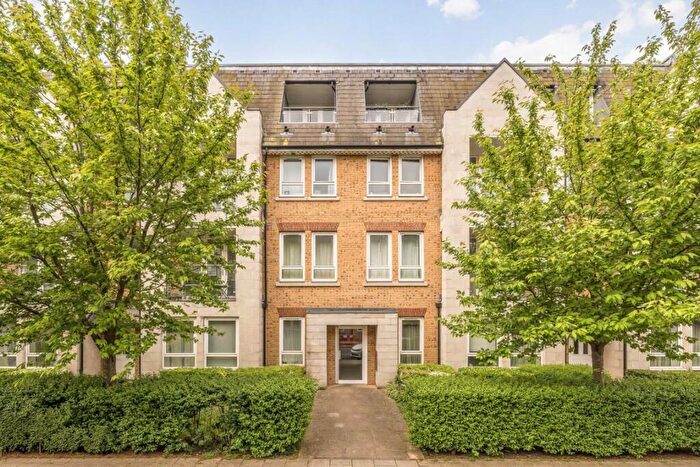 3 Bedroom Flat For Sale In Old Devonshire Road, Balham, SW12