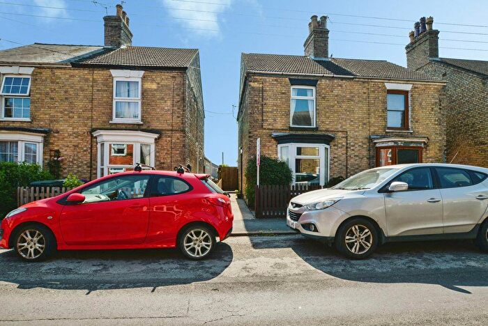 3 Bedroom Semi-Detached House For Sale In Bourne Road, Alford, LN13