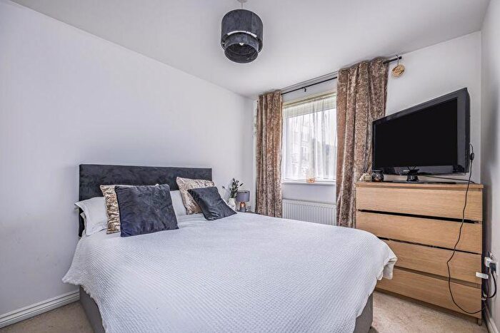 2 Bedroom Apartment To Rent In Tudor Crescent, Cosham, PO6