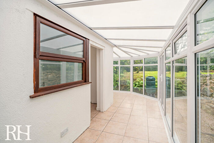 1 Bedroom Semi-Detached House To Rent In , LL31