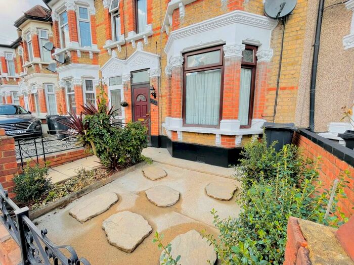 3 Bedroom House To Rent In Henley Road, Ilford, IG1
