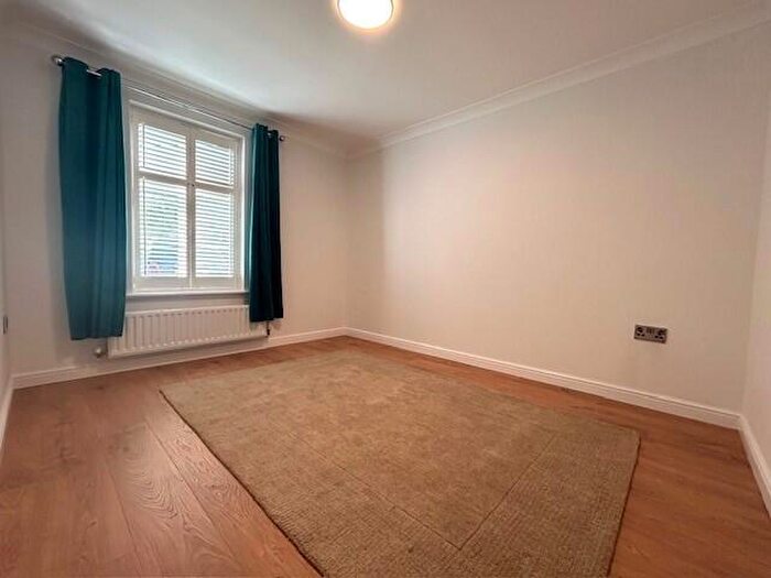 5 Bedroom Semi-Detached House To Rent In Pound Way, Littlehampton, BN16