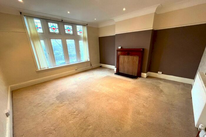 2 Bedroom Apartment To Rent In Street Lane, Roundhay, Leeds, LS8