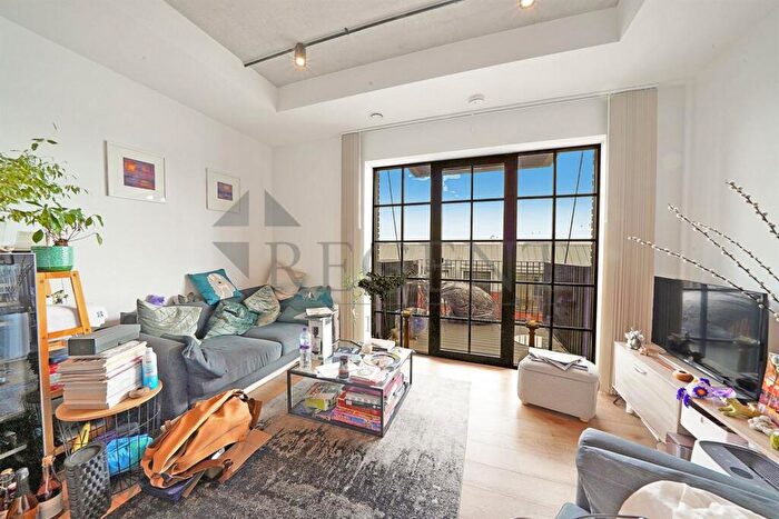 1 Bedroom Apartment For Sale In Agar House, Orchard Place, E14