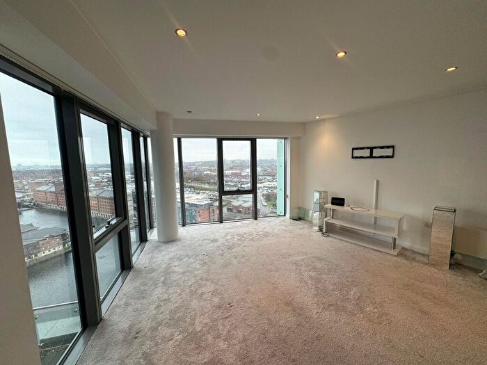 2 Bedroom Apartment To Rent In Alexandra Tower, L3