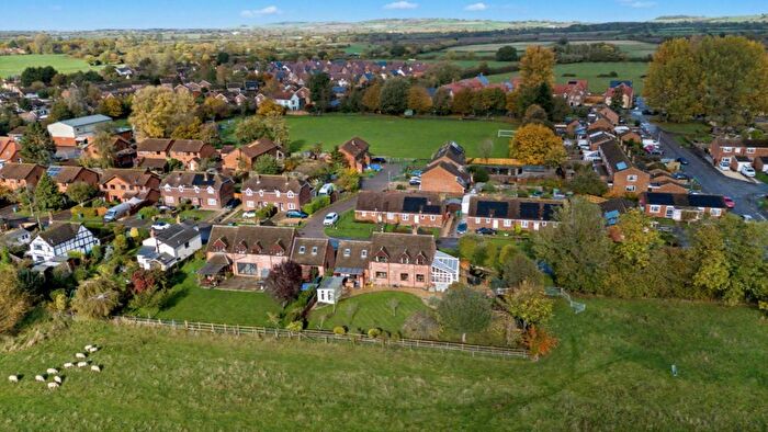 4 Bedroom Country House For Sale In Sheldon Road, Ickford, Aylesbury, Buckinghamshire, HP18