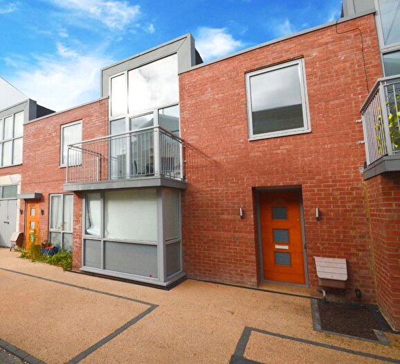 1 Bedroom Detached House To Rent In Woodside Mews, Hermitage Lane, London, SE25