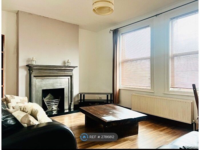 2 Bedroom Flat To Rent In London, London, N21