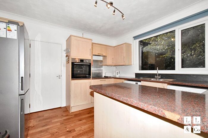 6 Bedroom Detached Bungalow To Rent In Polwithen Road, Penryn, TR10