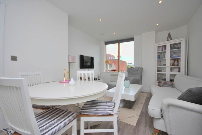 1 Bedroom Flat To Rent In Elmfield Road, Bromley, BR1