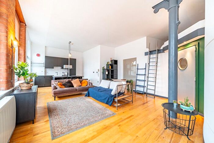 2 Bedroom Flat For Sale In Heathcoat Street, Nottingham, NG1