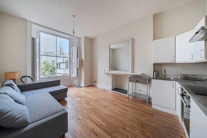 1 Bedroom Flat For Sale In Westbourne Park Road, Notting Hill, London, W11